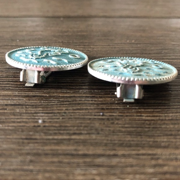 Vintage Teal blue & sliver seahorse clip on earrings - Picture 2 of 3